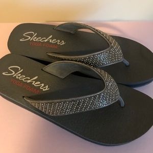 NWOB Skechers Yoga Foam Cali Vinyasa Flip Flops
